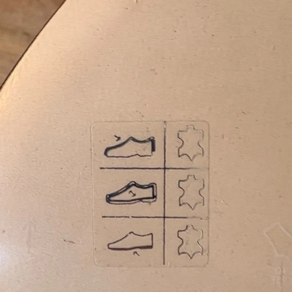 Rupert Sanderson Black & Gold Heeled Boots- all luxury leather materials! - Picture 8 of 11